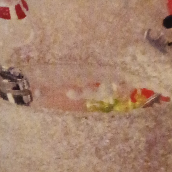 Vtg Musical Acrylic Lighted Snowman Skating Pond - Picture 7 of 15